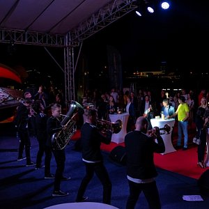 Яхт клуб.Burevestnik Group_Ostahov.Презентация