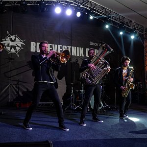 Яхт клуб.Burevestnik Group_Ostahov.Презентация